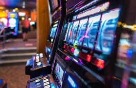 shwenagar Sportsbook Mobile APP မှ ဘောလုံးပွဲ Odds ကြည့်ရှုနေသောမြင်ကွင်း